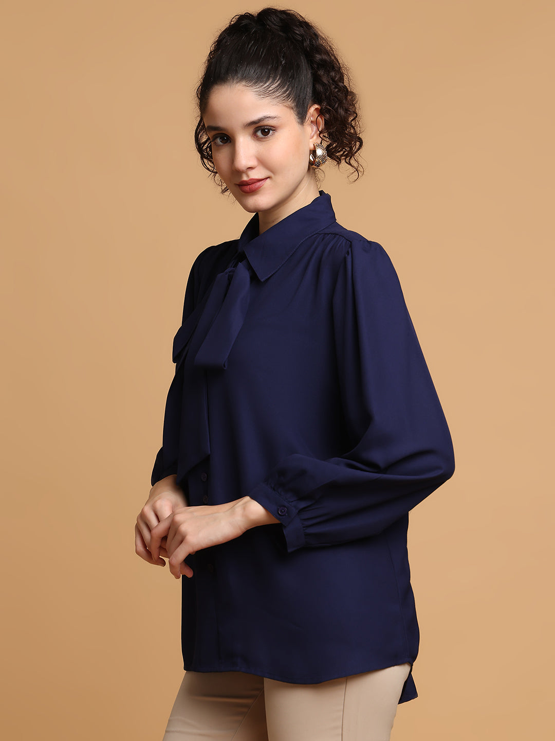 Blue tie-knot shirt