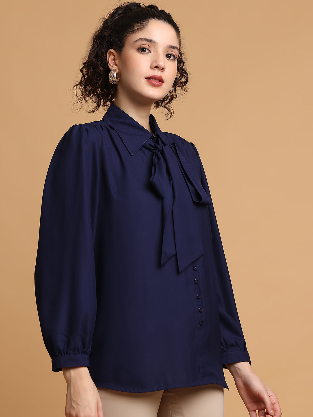Blue tie-knot shirt