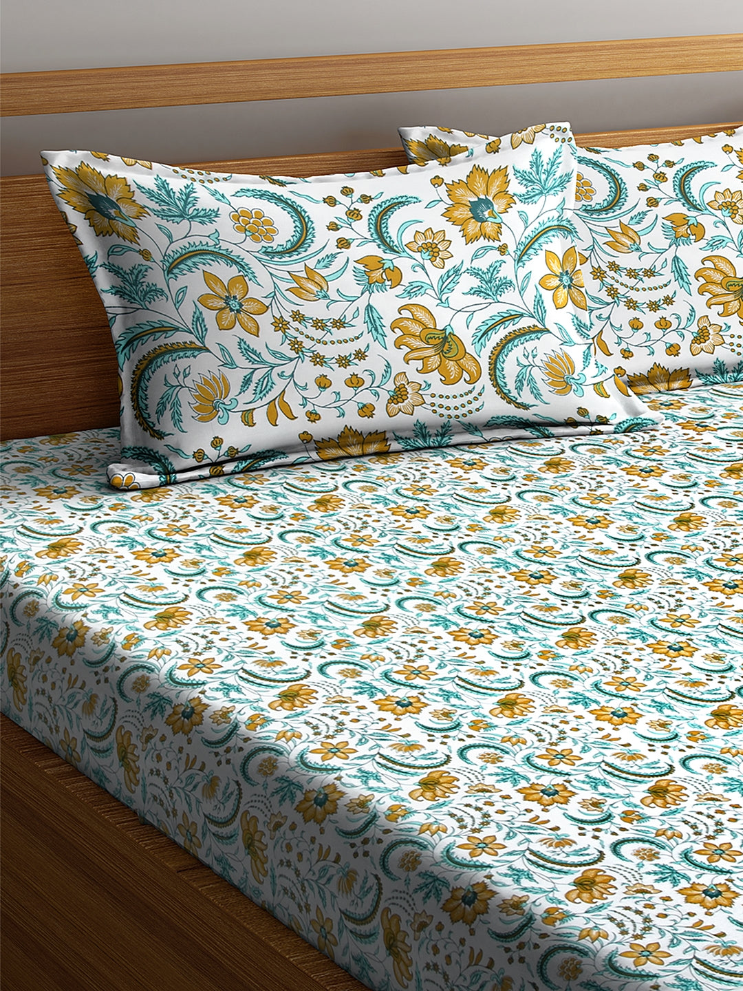 Exotic Garden Bedsheet with Pillow Cases