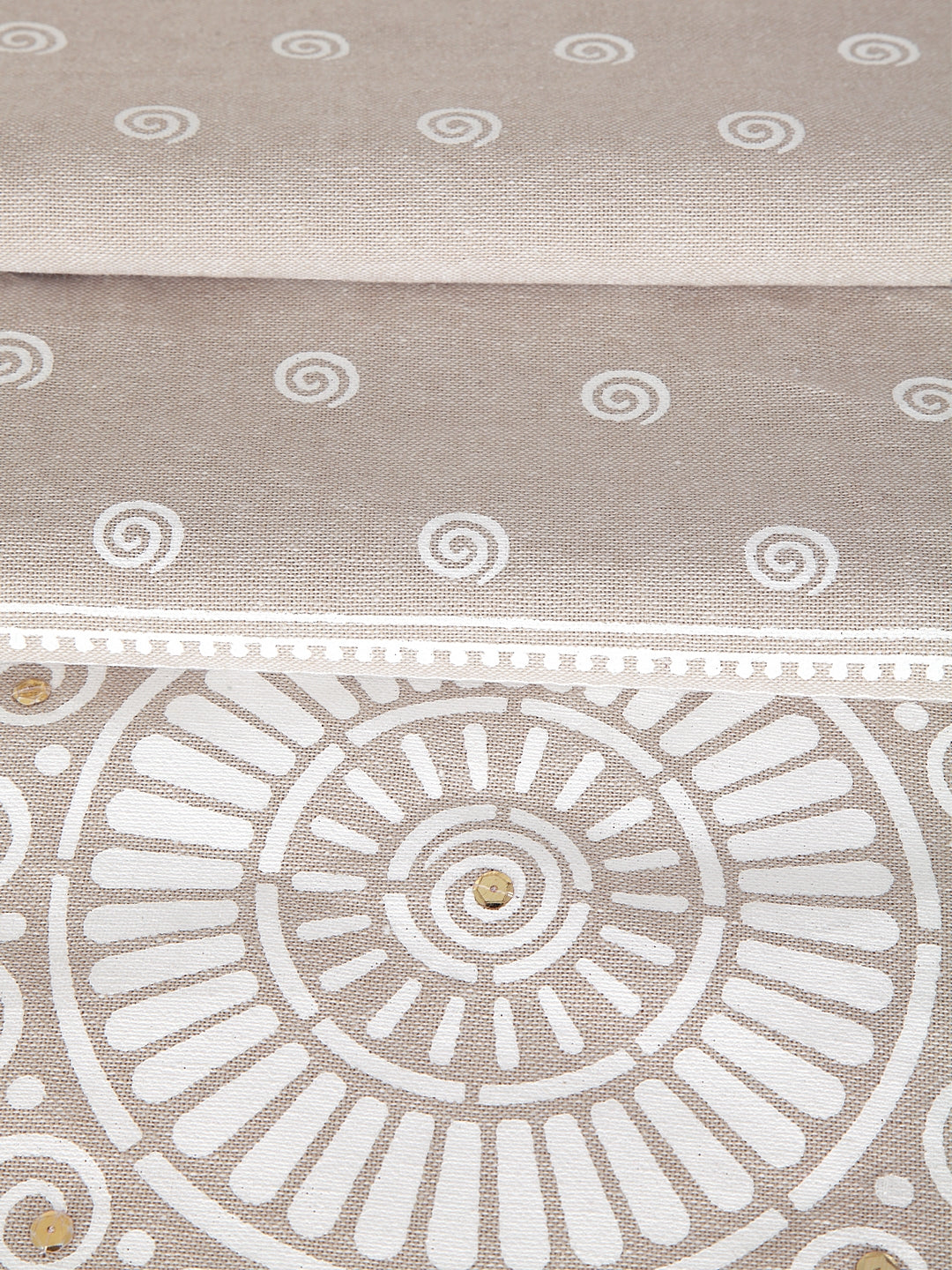 Blanc9 Medallion 4/6 Seater Cotton Table Runner