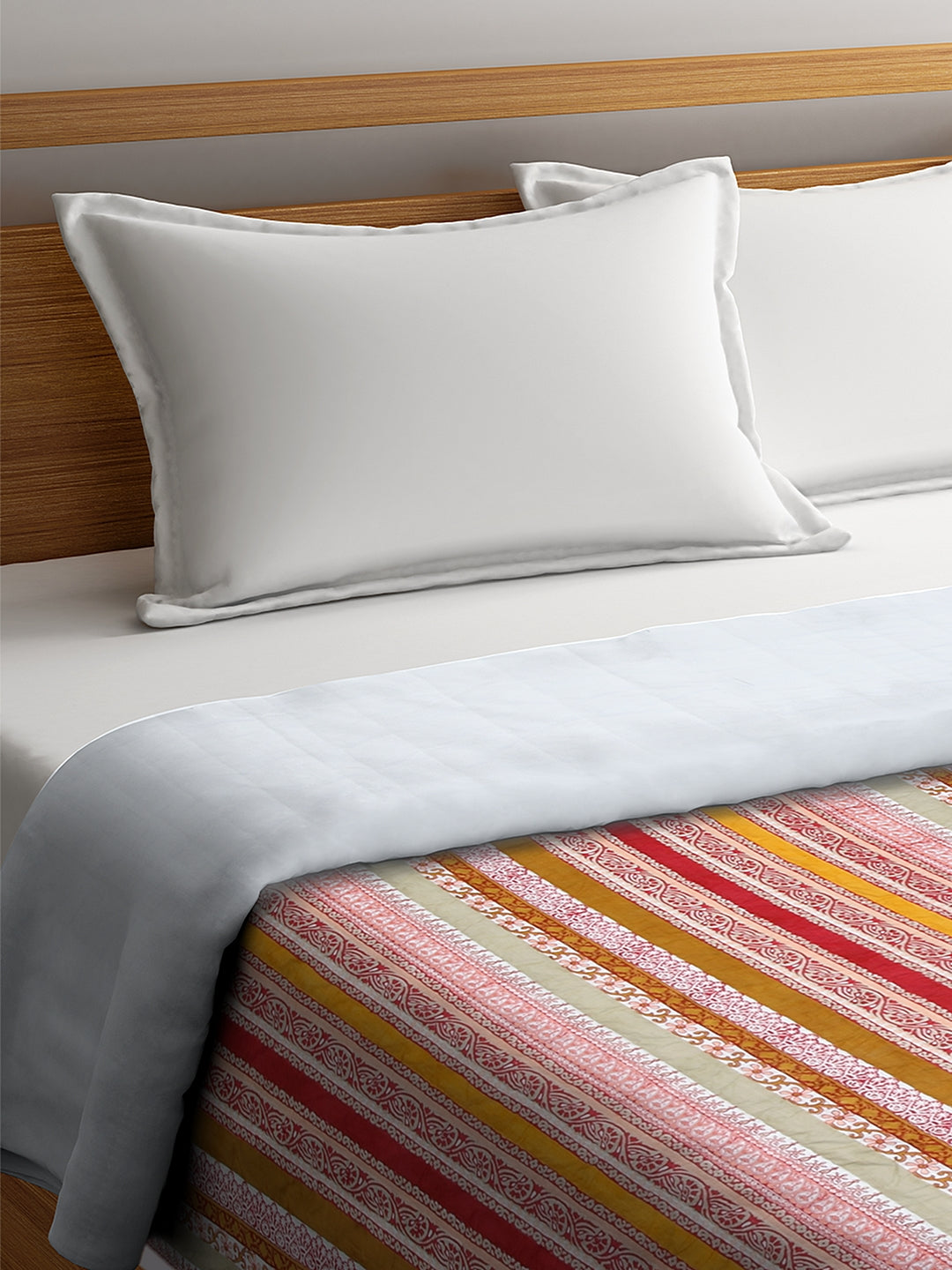 Blanc9 Rohira Quilt