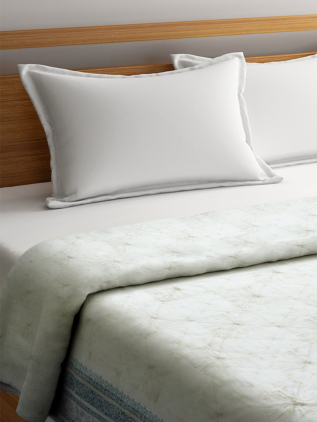 Blanc9 Desert Quilt
