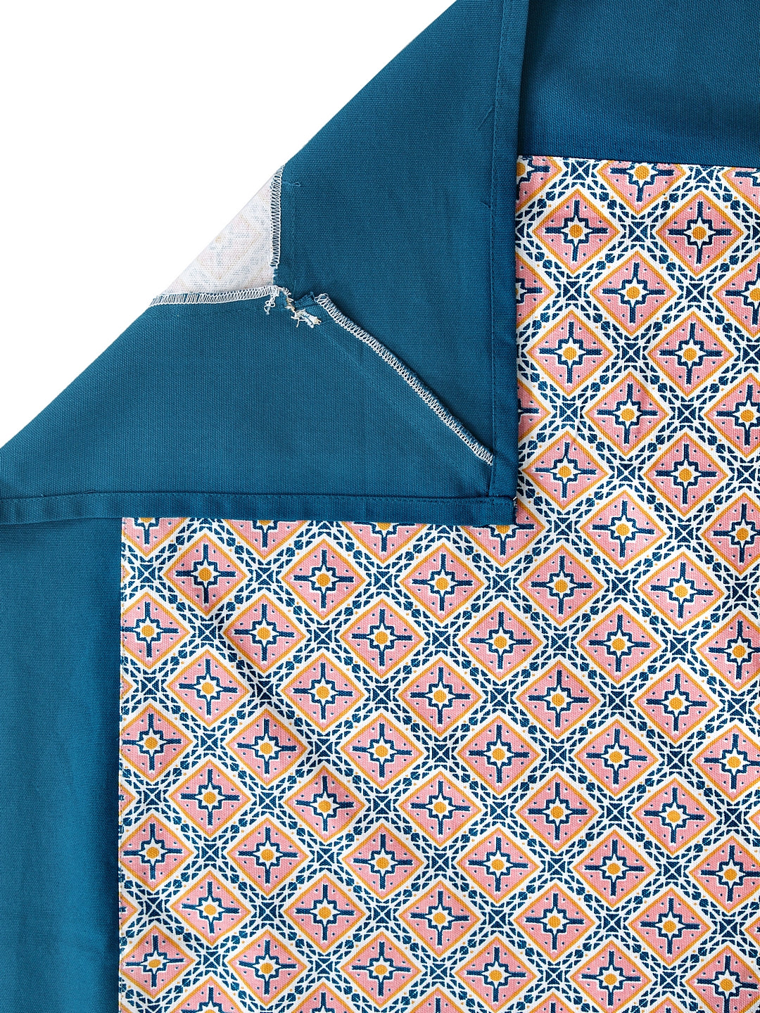 Blanc9 Lattice Print Table Cloth