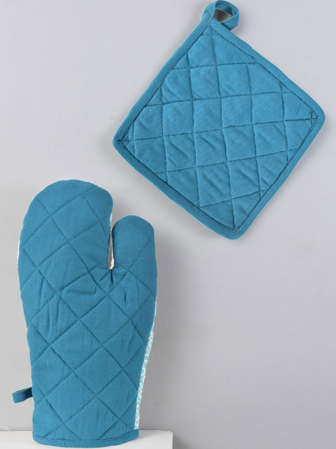 Blanc9 Food With Fun Embroidered Oven Mitt & Potholder