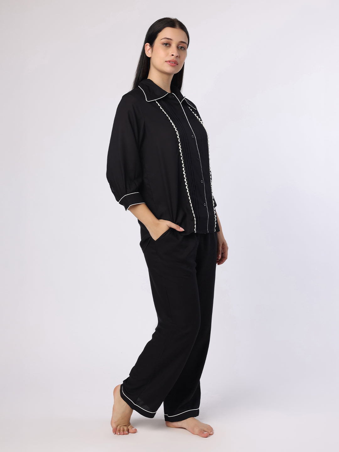 Blanc9 Women Black Nightwear With Contrast Piping And Lace