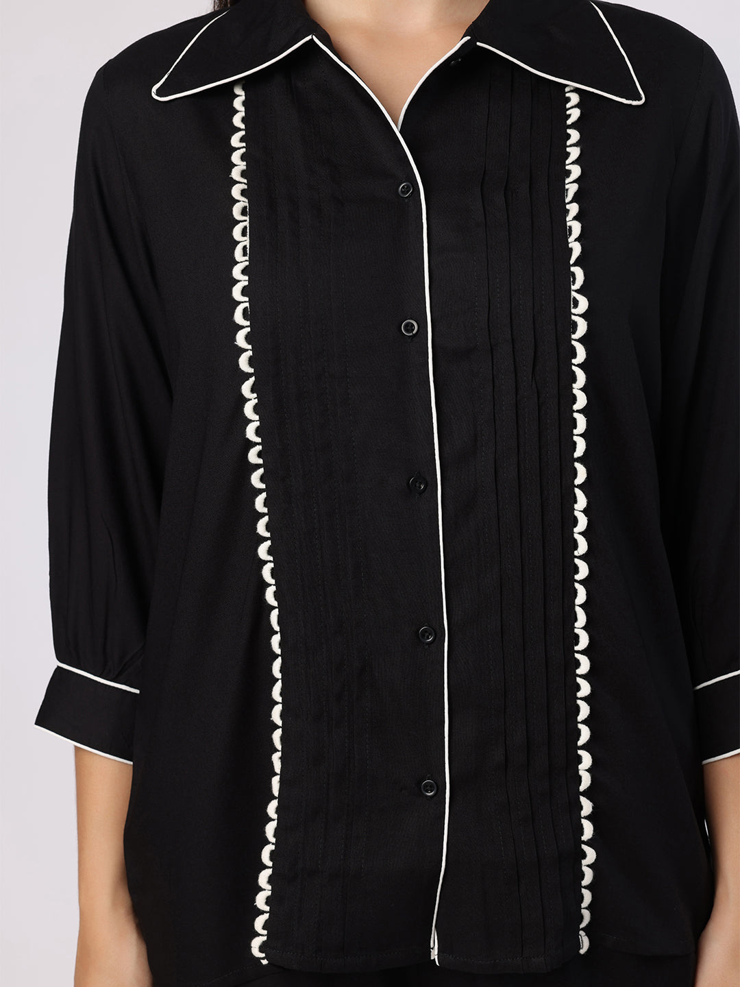 Blanc9 Women Black Nightwear With Contrast Piping And Lace