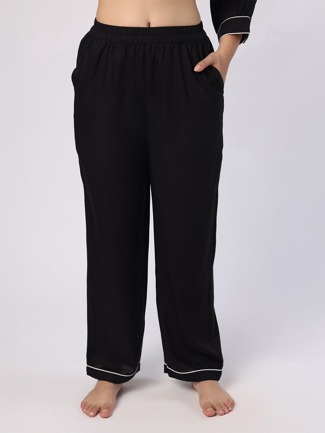 Blanc9 Women Black Nightwear With Contrast Piping And Lace