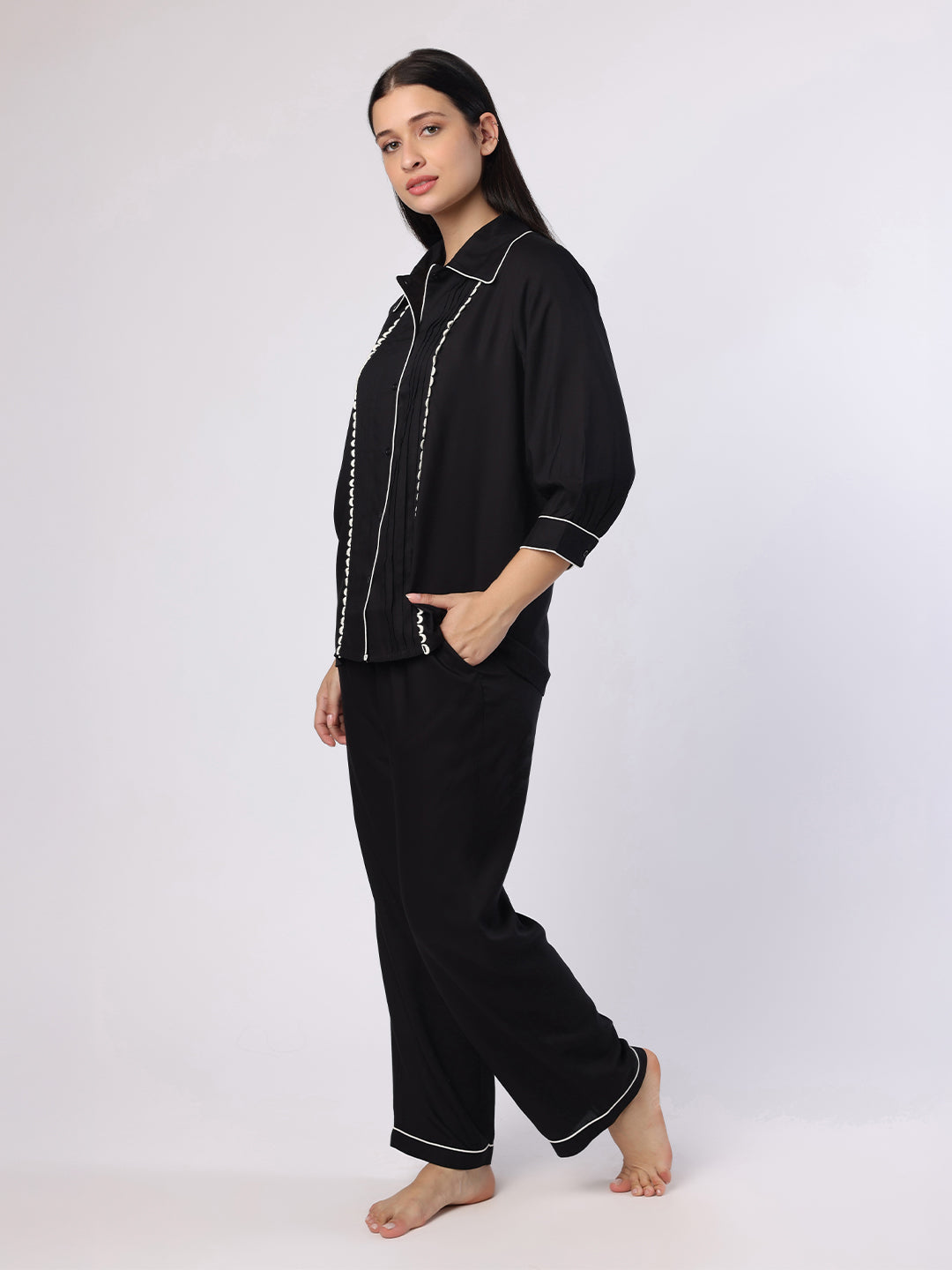Blanc9 Women Black Nightwear With Contrast Piping And Lace