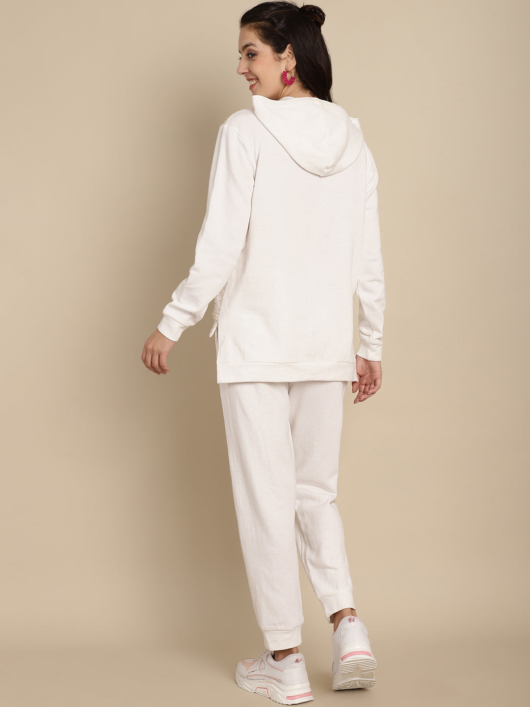 Blanc9 Women Off-White Hooded Neck Sweatshirt With Jogger Set
