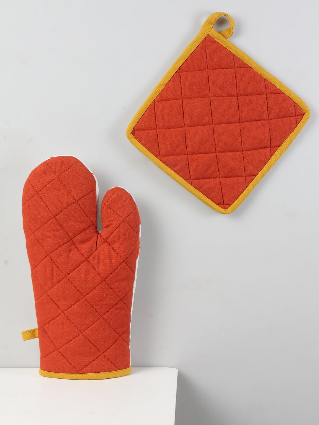Bon-Appetit Barbeque- Set of Oven Mitt & Potholder