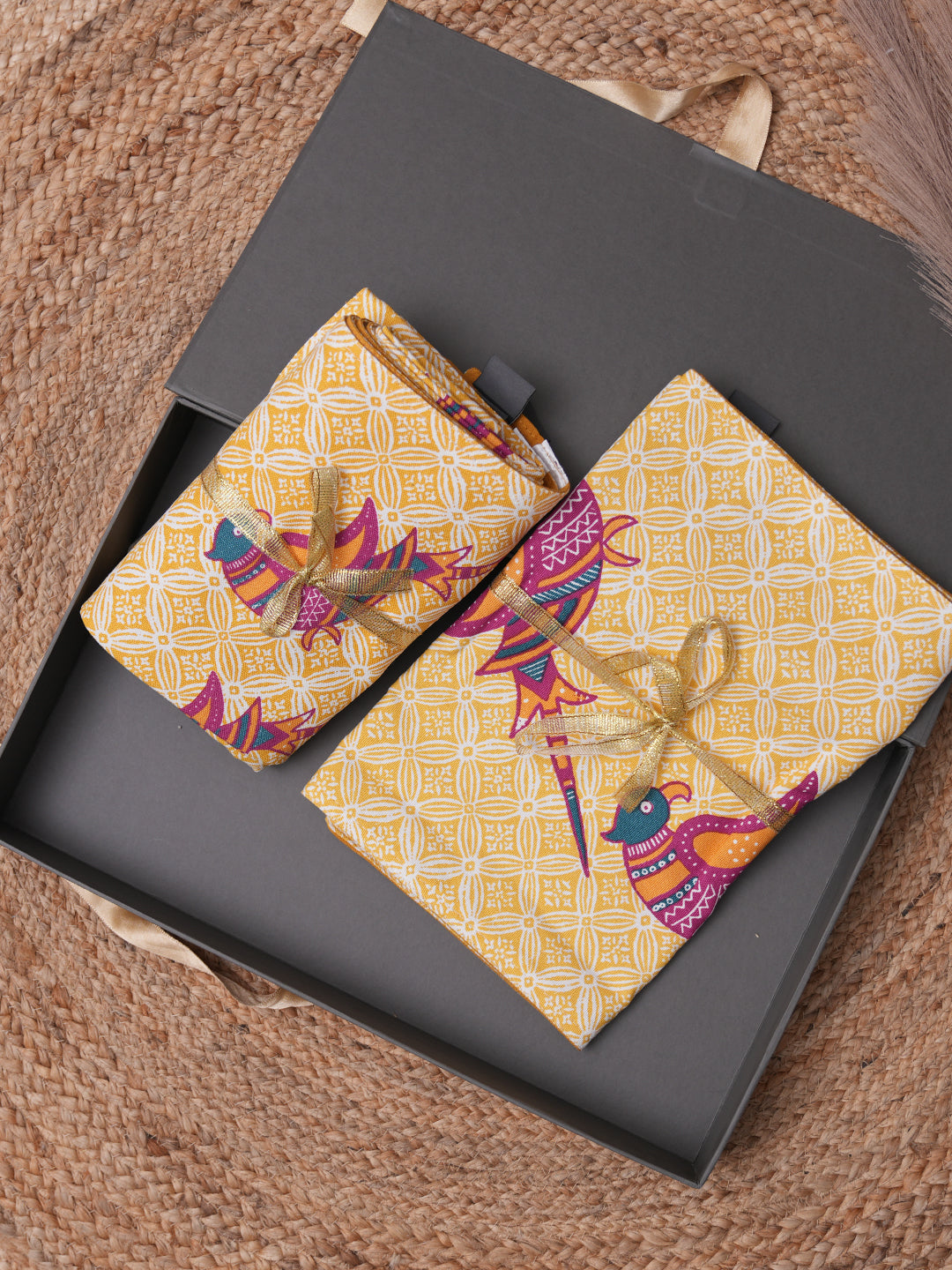 Tota Pari Cotton Table Runner with 6 Matching Placemats