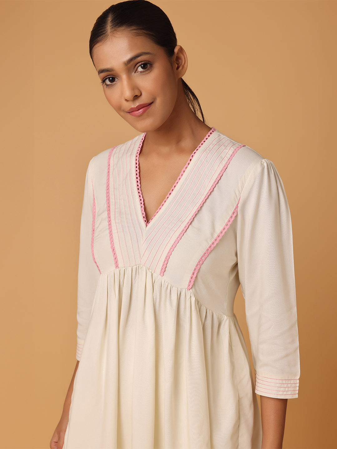 Off-White Nightwear With Contrast Pink Lace At Yoke