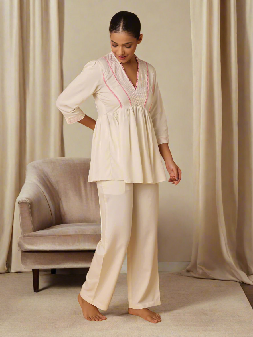 Off-White Nightwear With Contrast Pink Lace At Yoke