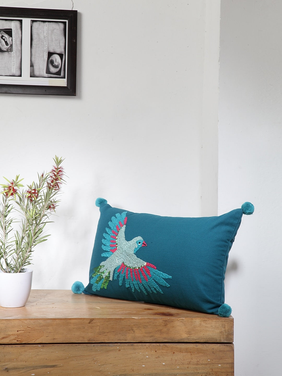 Blanc9 Royal Crest Cushion Cover with Filler 30x50cm