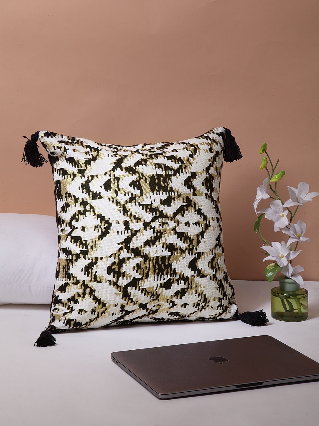 Blanc9 Obscure Gold Foil Cushion Cover