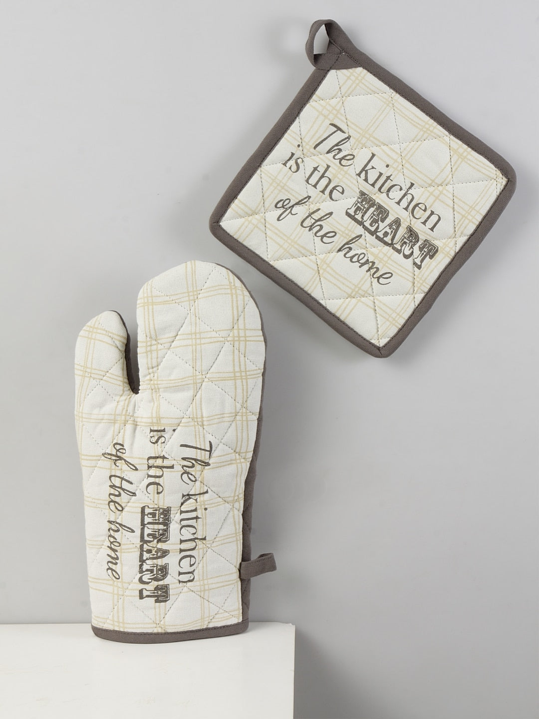 Blanc9 Set of Zesty Check Cotton Oven Mitt & Potholder