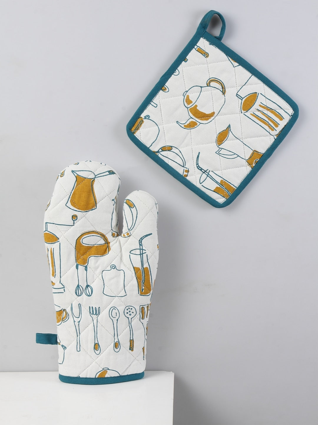 Snack Time Printed Oven Mitt & Potholder