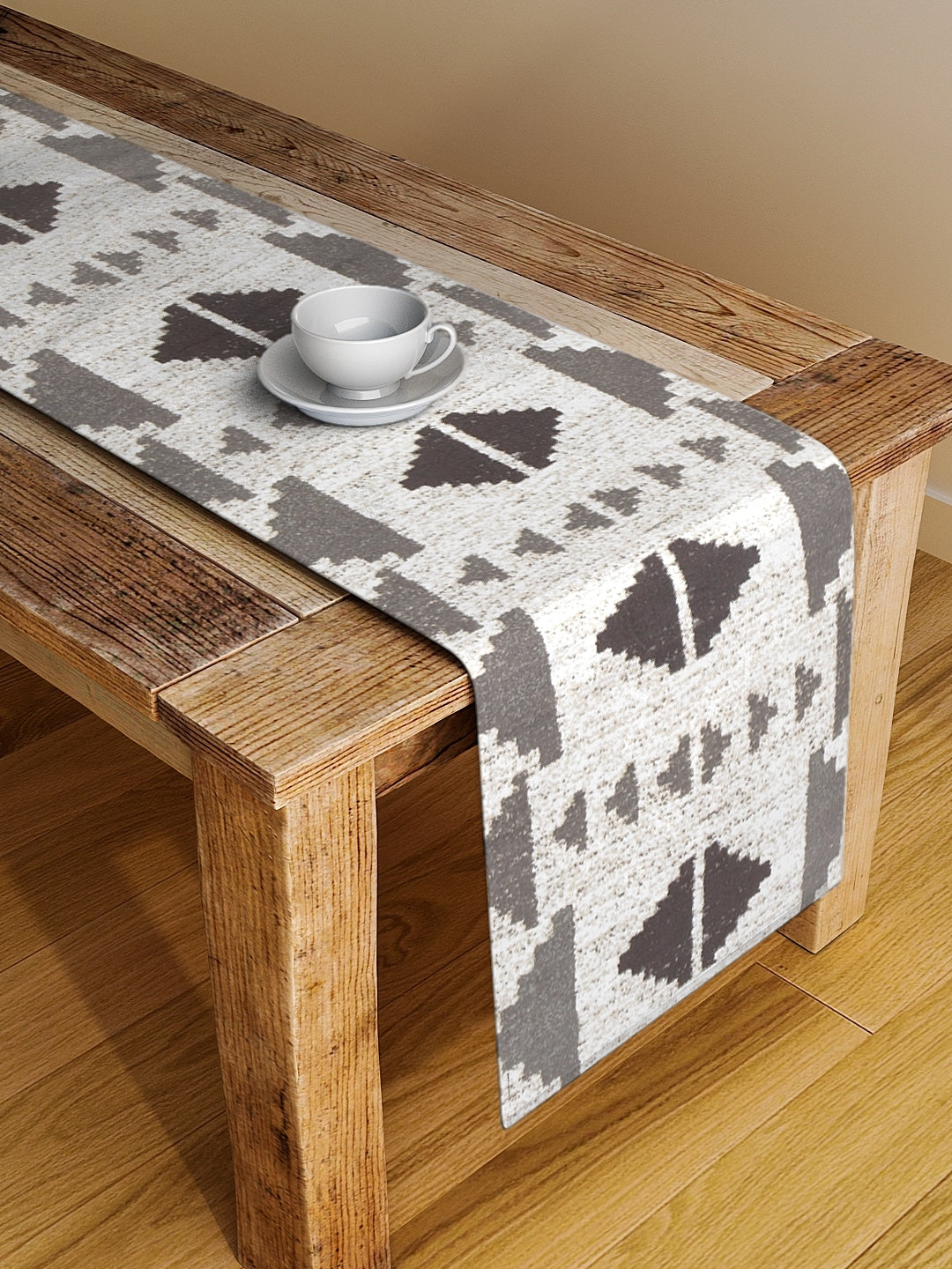 Blanc9 Tamarack Printed 4/6 Seater Table Runner