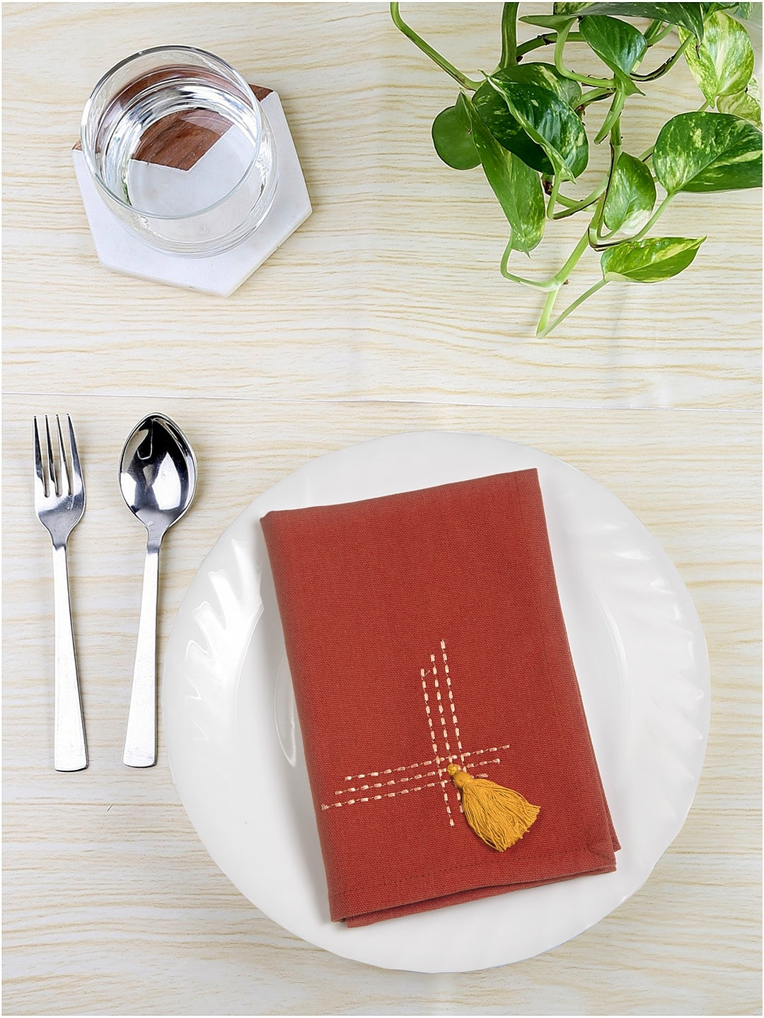 Blanc9 Set of 6 & 8 Frame Tassel Table Napkins