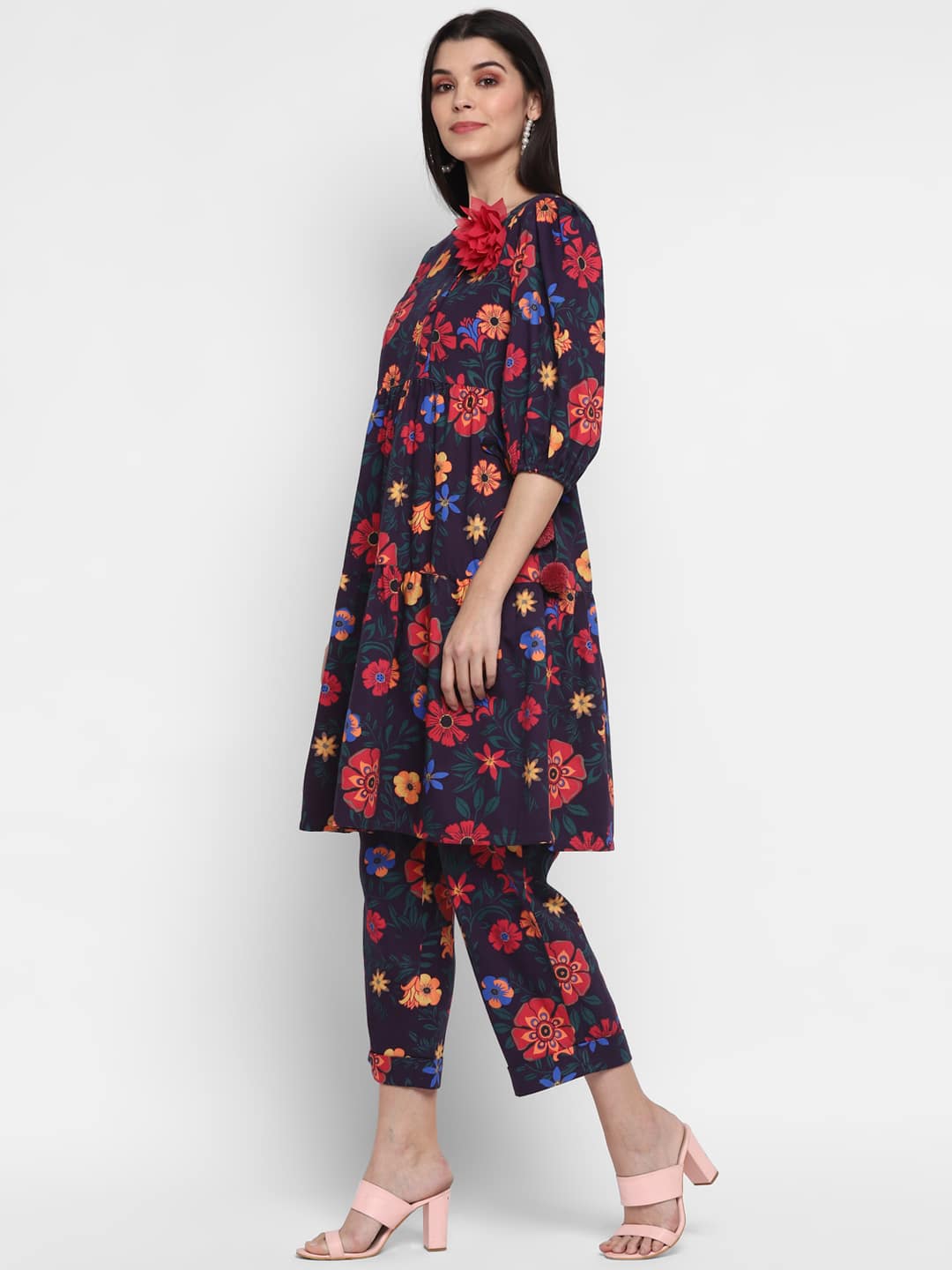 Blanc9 Big Floral Fusion Set with Brooch
