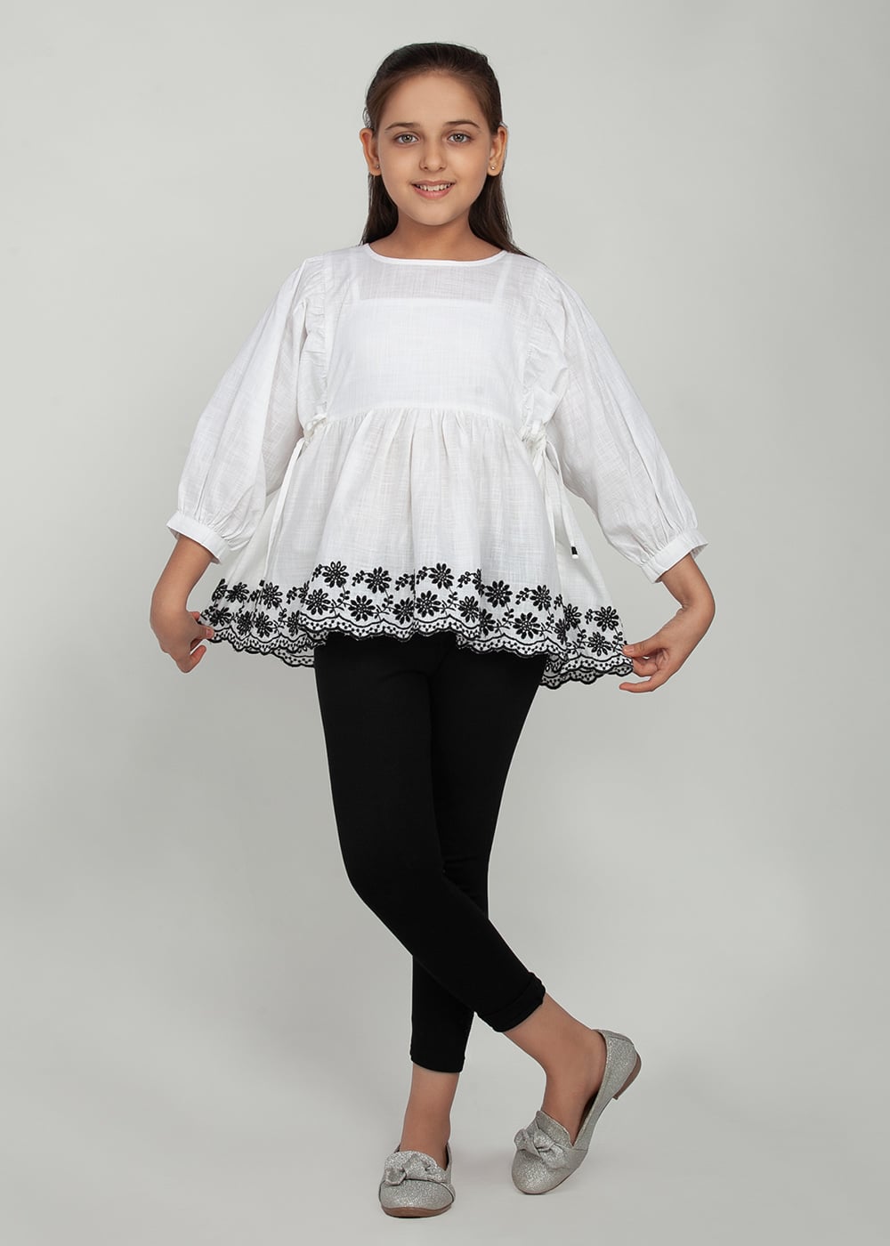 Blanc9 White-Black Top