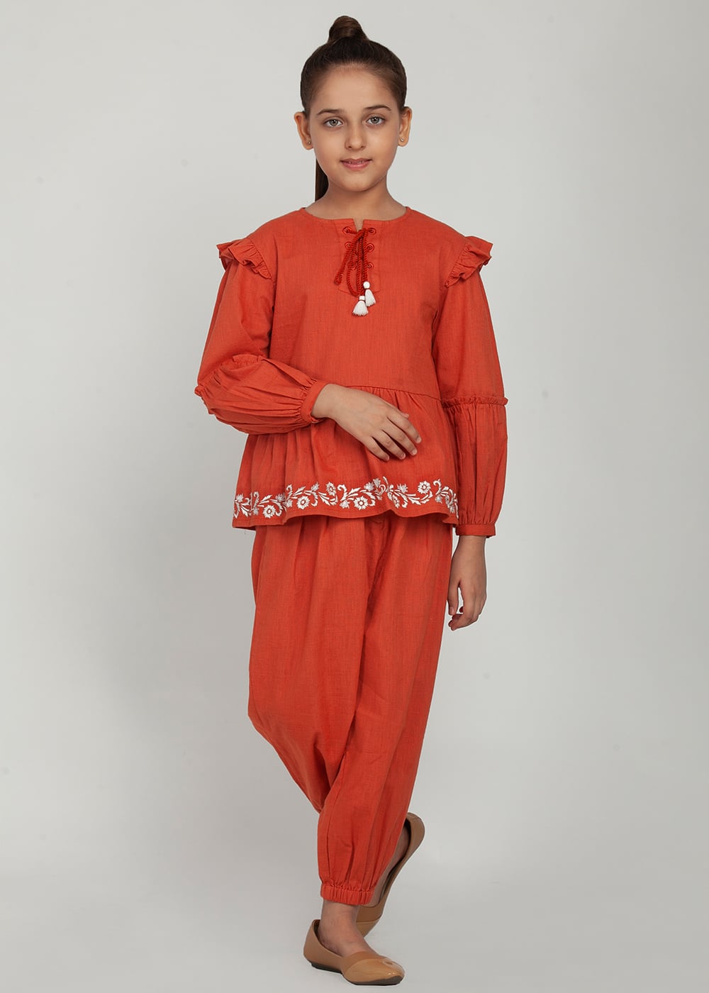 Blanc9 Floral Embroidered Set