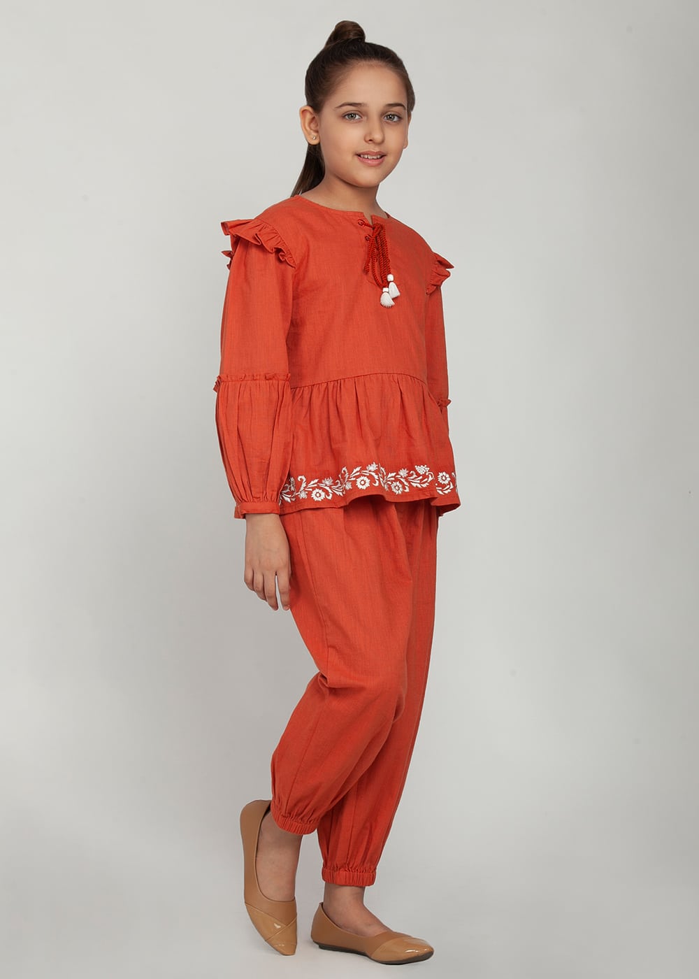 Blanc9 Floral Embroidered Set