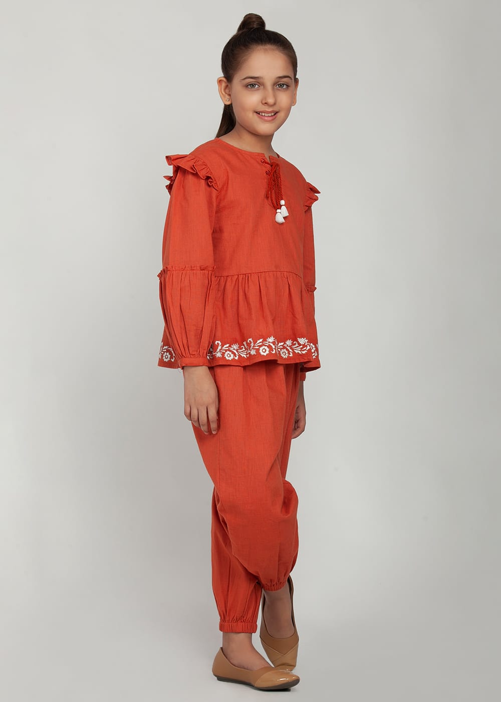 Blanc9 Floral Embroidered Set