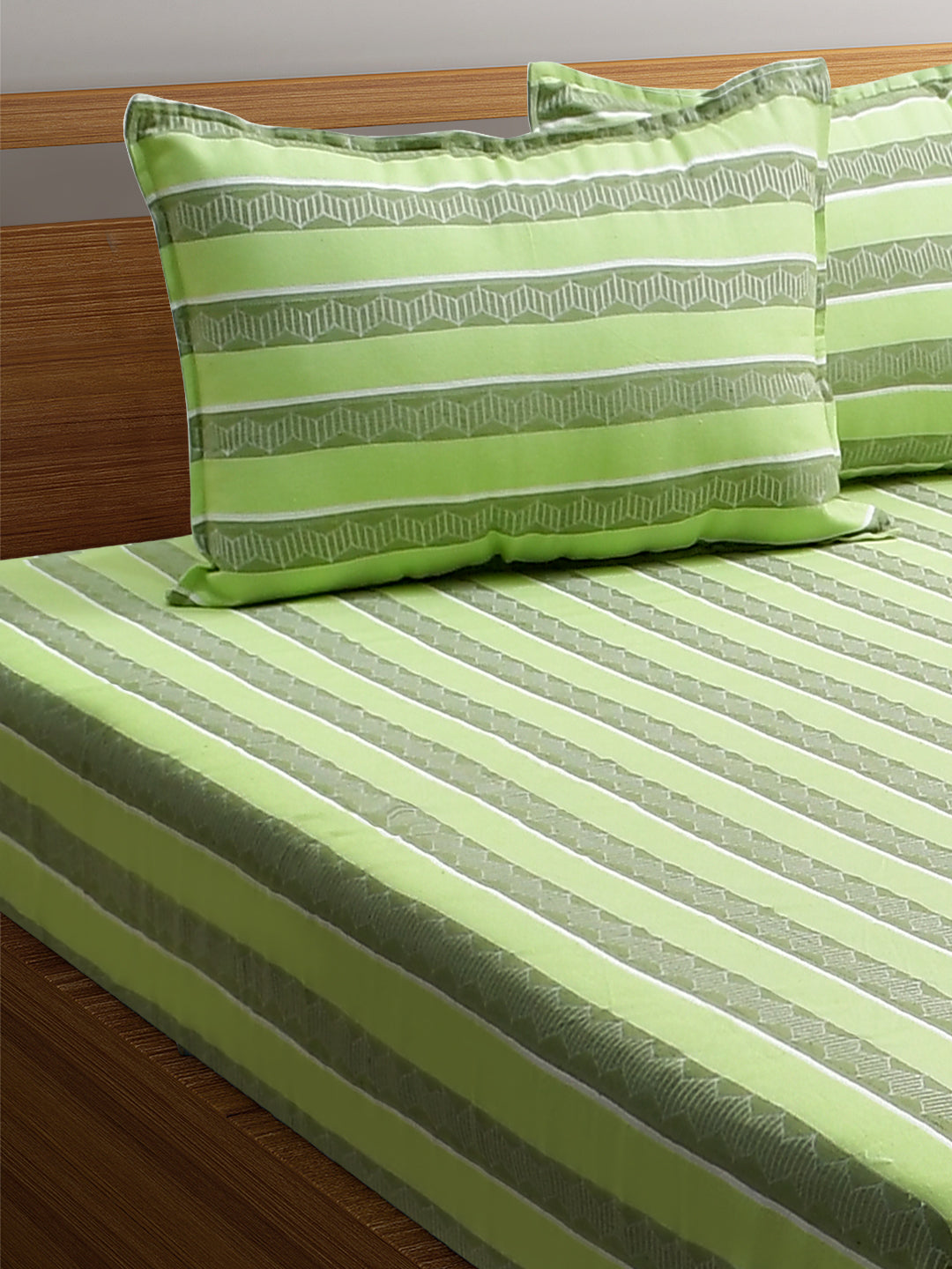 Jade Garden Jacquard Green Cotton Double Bedsheet with Pillows
