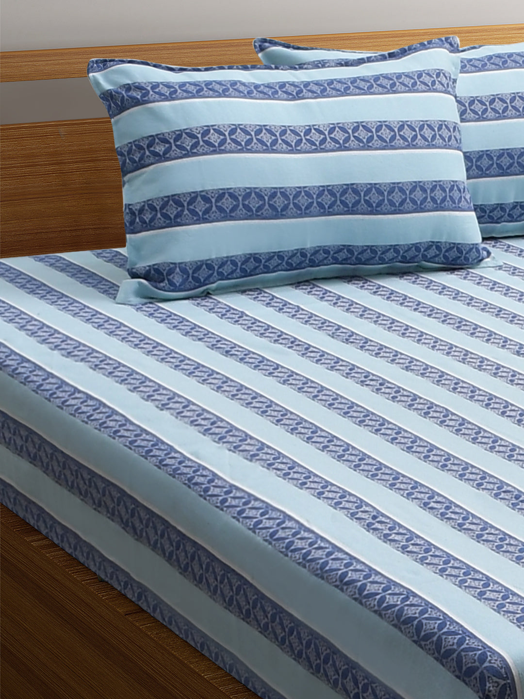 Sapphire River Jacquard Blue Cotton Double Bedsheet with Pillows