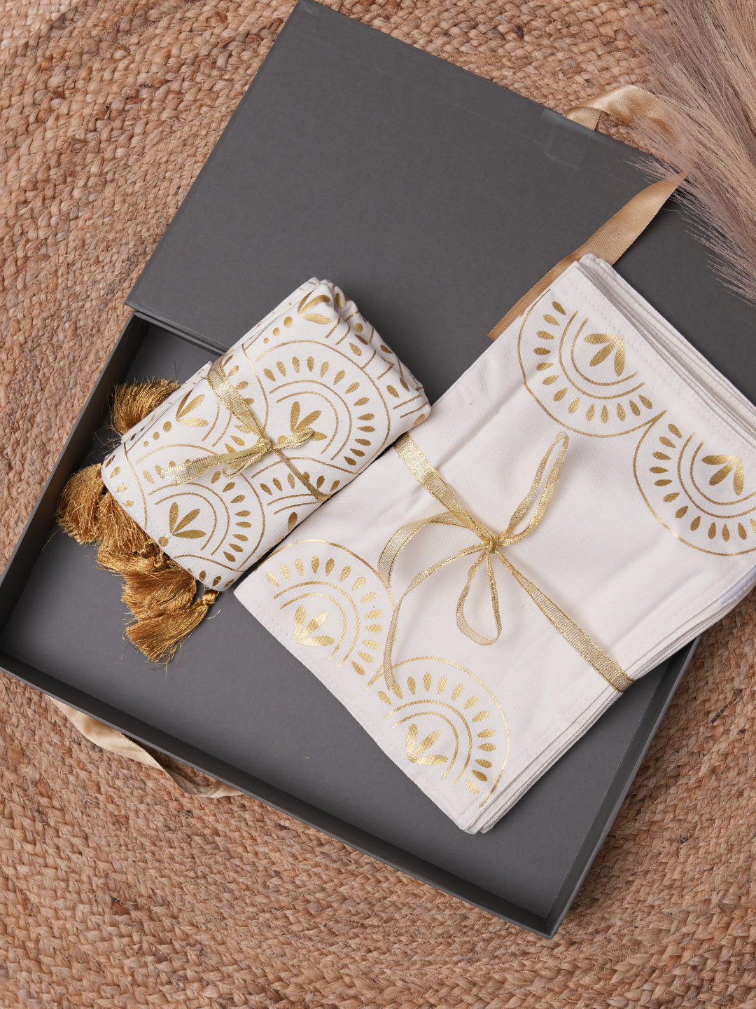 Regal Cotton Table Runner with 6 Matching Placemats