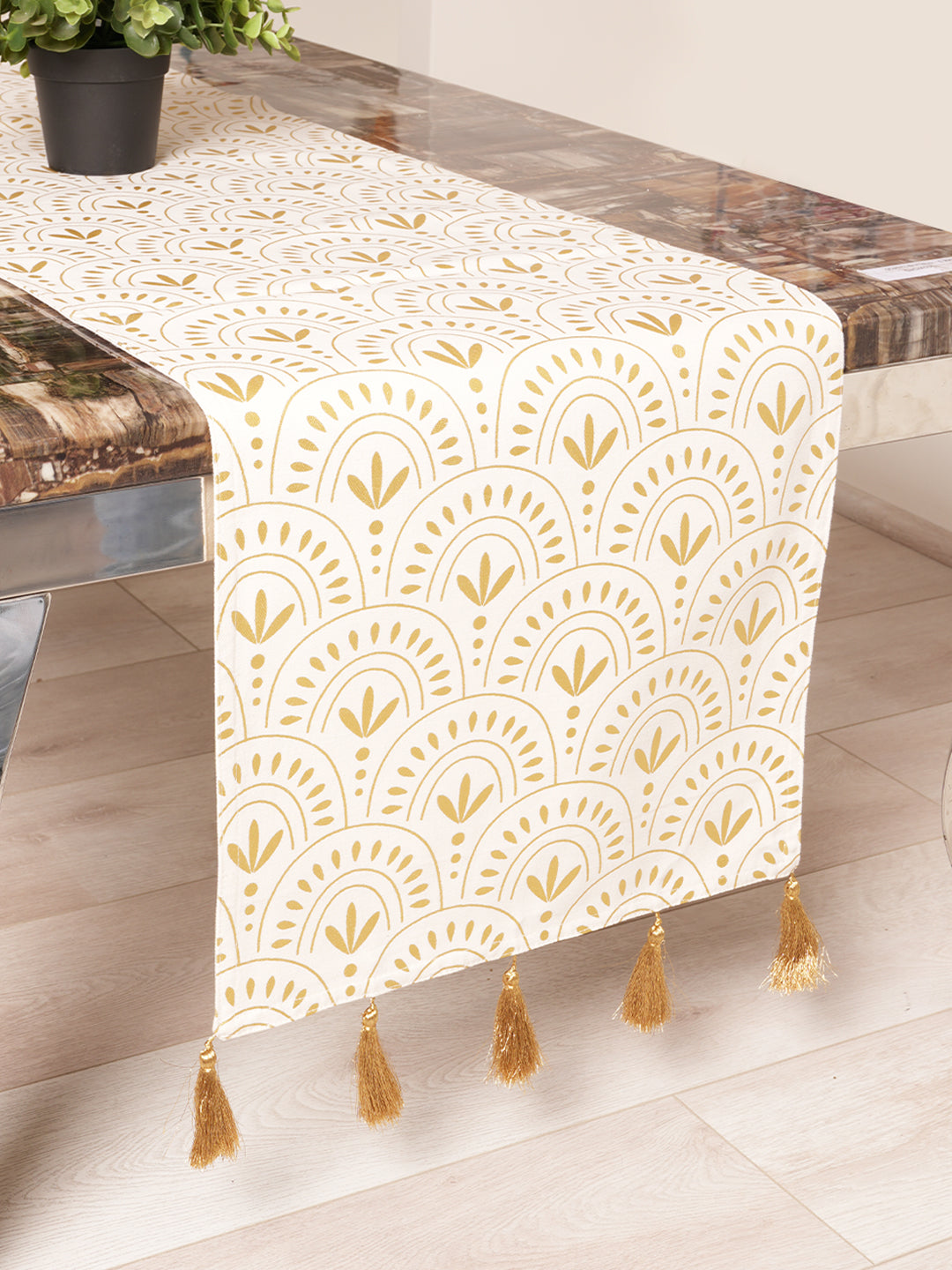 Regal Cotton Table Runner with 6 Matching Placemats