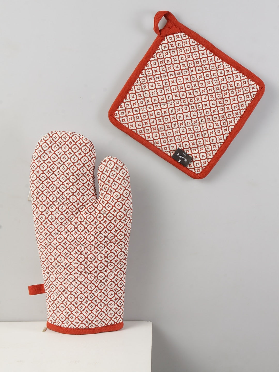 Blanc9 Cooking with Love- Set of Oven Mitt & Pot Holder