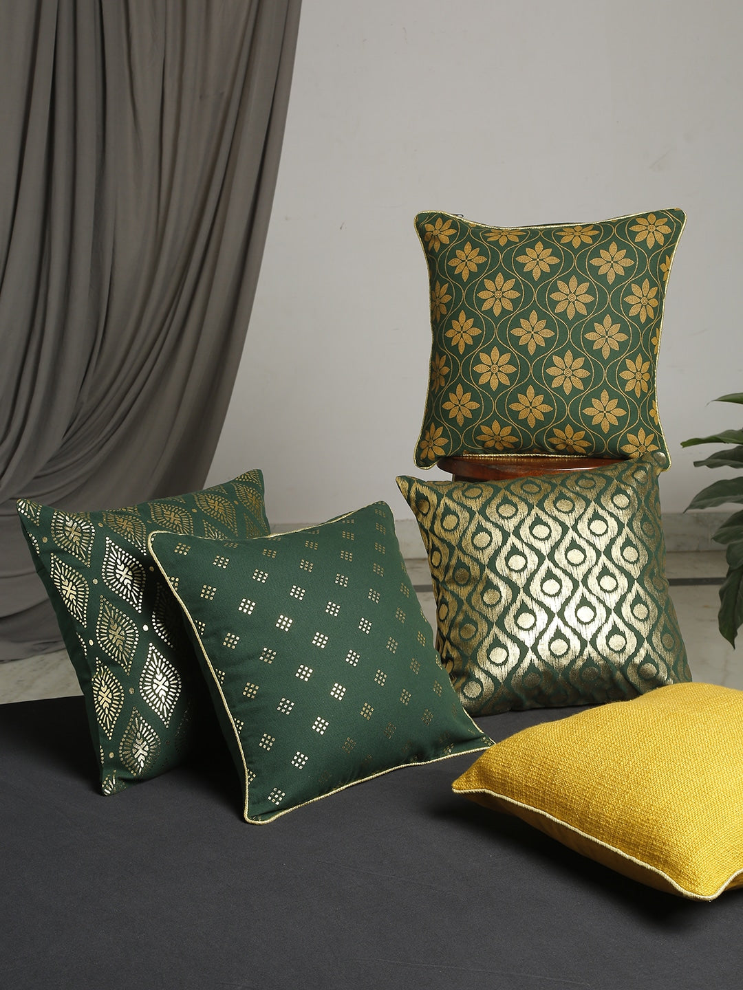 Set of 5 Anaar Glitz Persian Ogee 40x40 CM Cushion Cover