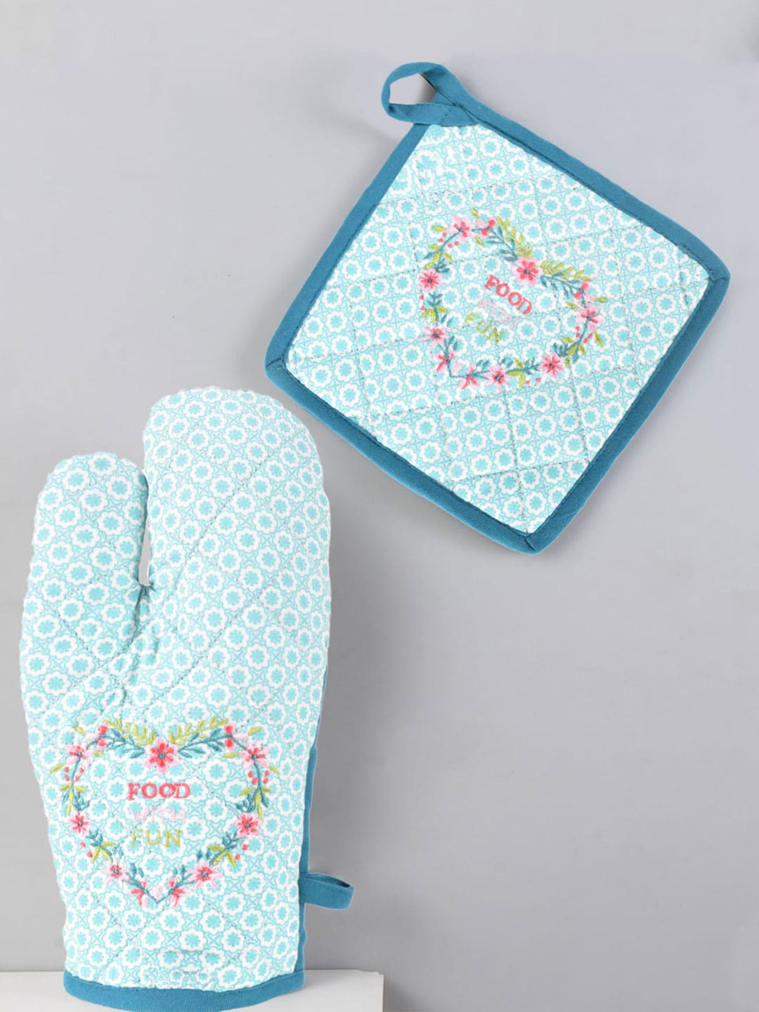 Blanc9 Food With Fun Embroidered Oven Mitt & Potholder